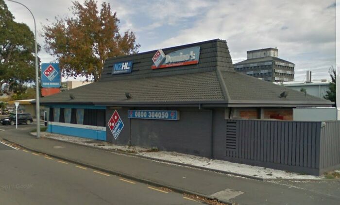 30 Hilariously Repurposed Buildings That Definitely...